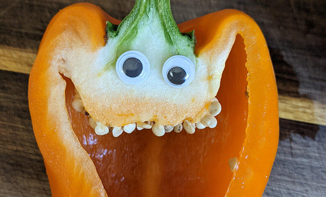 Cutting Bell Peppers Is Much More Fun If You Add Googly Eyes | Hiptoro