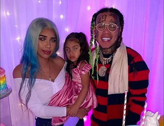 Tekashi 6ix9ine with his family