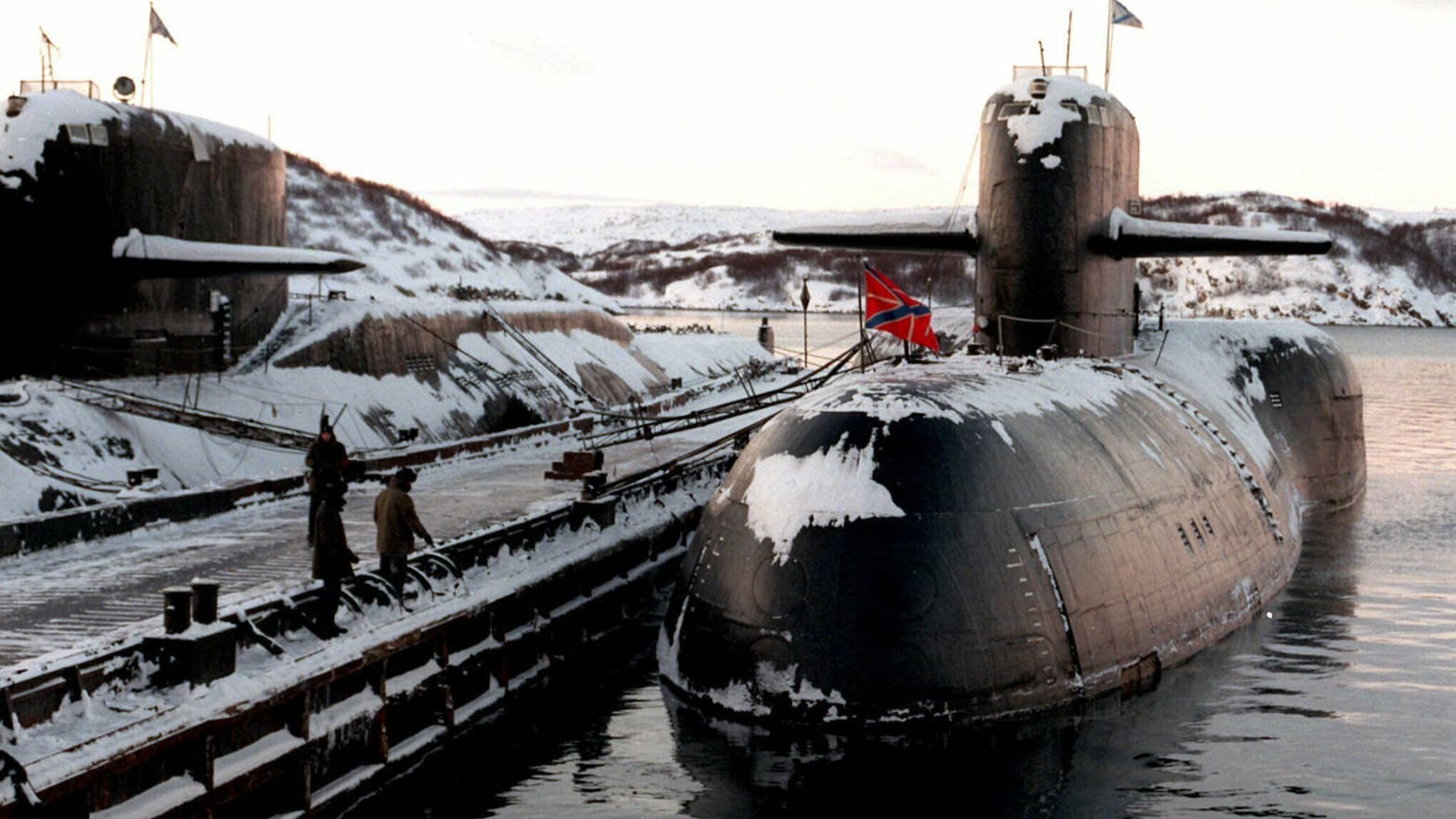 submarine, submersible