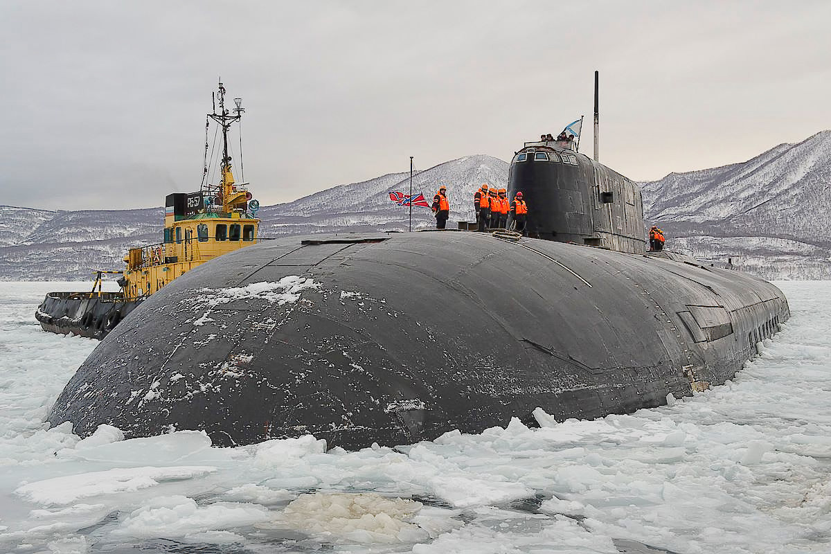 submarine , submersible