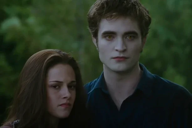 Why Twilight is Still a Fan Obsession: Your Ultimate Guide to Binge-Watching Every Movie in the Saga