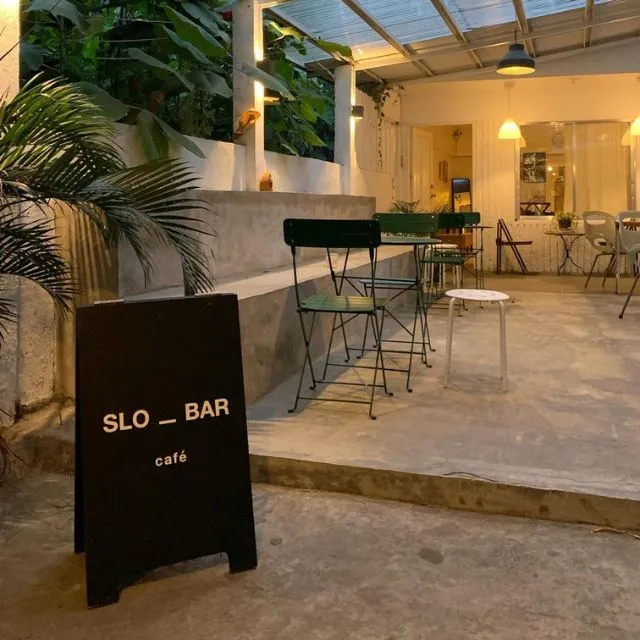 SLO BAR Cafe Kicked Out Ten People Occupying Three Tables And Caused Division In The Community