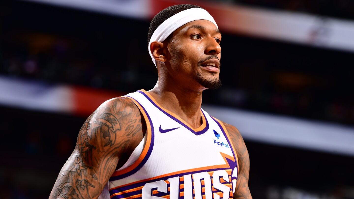 "Bradley Beal's Courageous Return: Masked Hero for the Phoenix Suns"