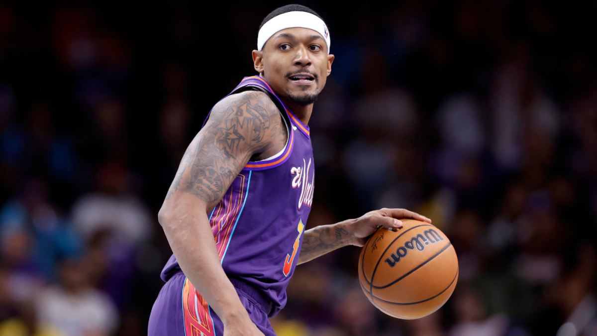 "Bradley Beal's Courageous Return: Masked Hero for the Phoenix Suns"