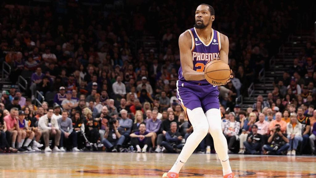 NBA: Kevin Durant Stands Firm With Phoenix Suns Amidst Season's Struggles