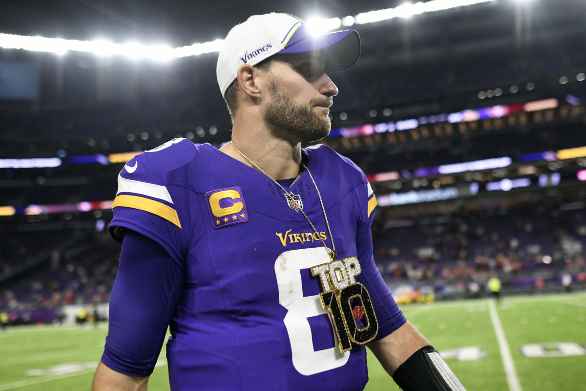 Rallying Behind Kirk Cousins: The Unwavering Support of Vikings Teammates Amid Free Agency Speculations