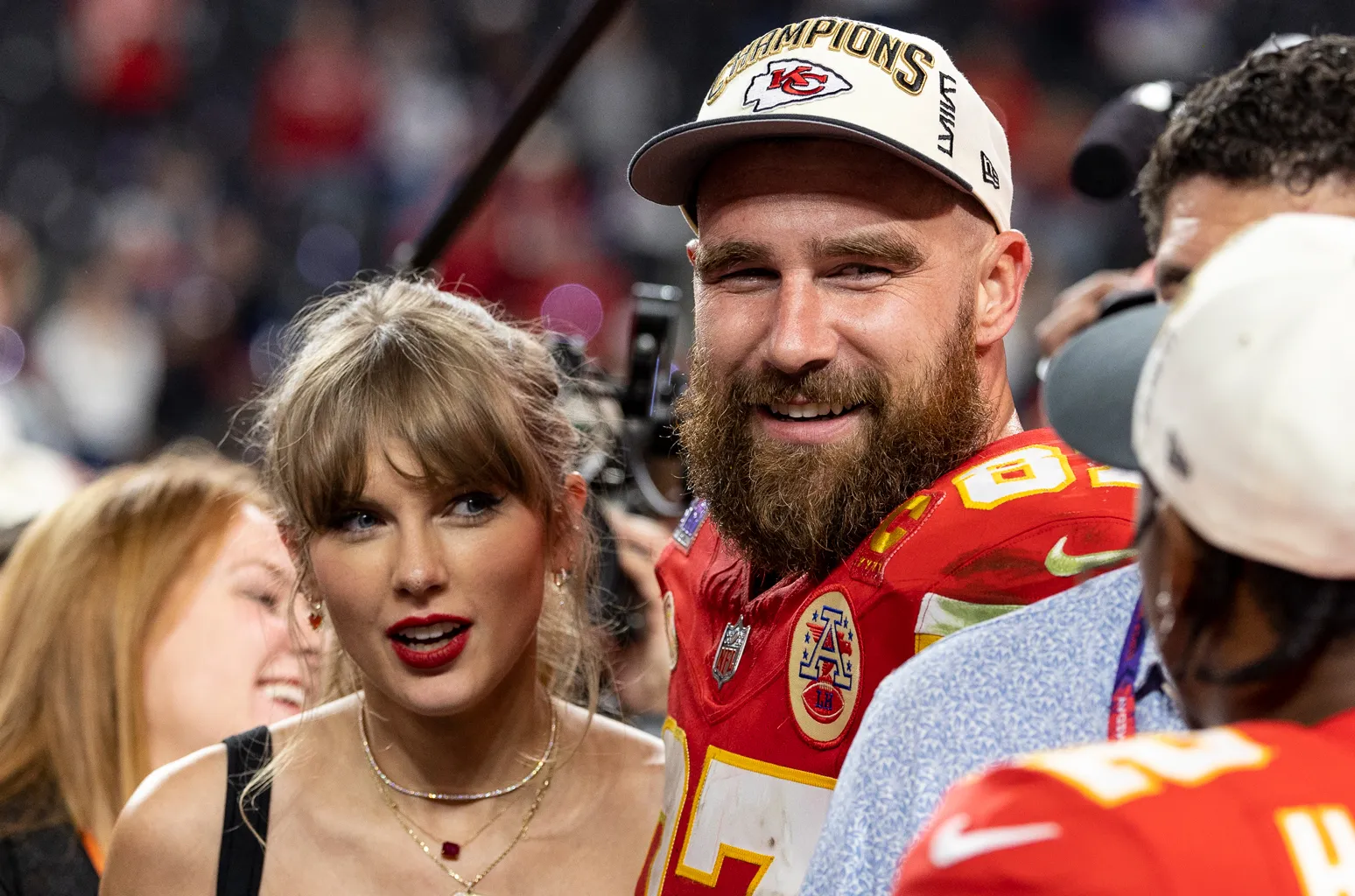 The Unforgettable Super Bowl Moment Taylor Swift and Travis Kelce's Sweet Exchange