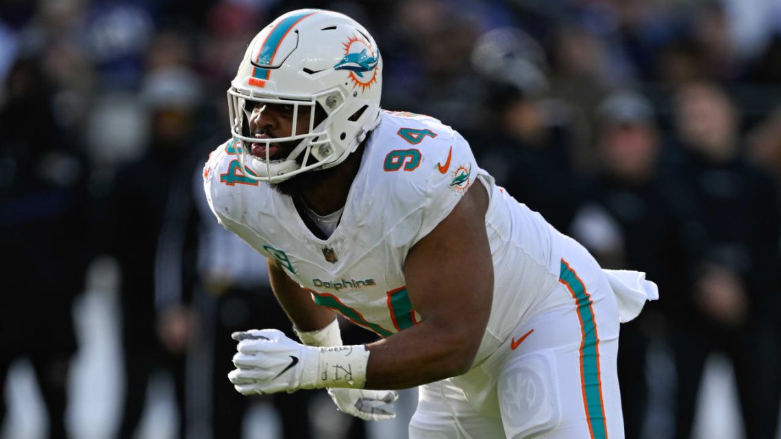 NFL News: Miami Dolphins Snag Tight End Jonnu Smith From Pittsburgh ...