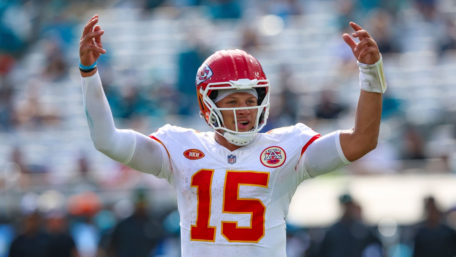  Patrick Mahomes and Marquise 'Hollywood' Brown: A Dynamic Duo Poised to Elevate Chiefs in 2024