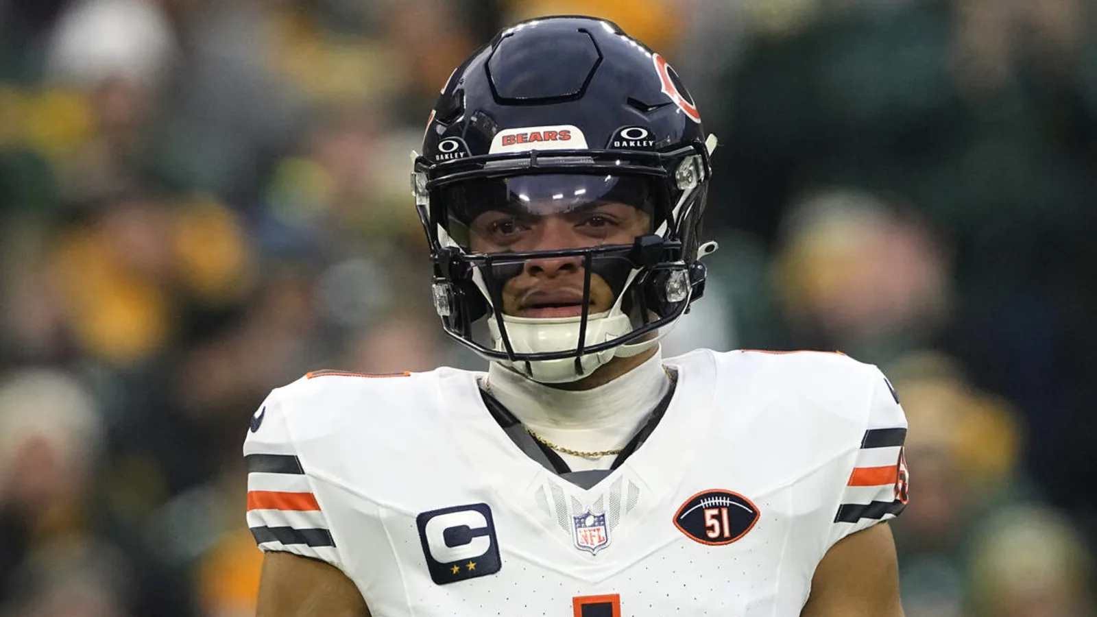 The Intriguing Hold-Up in the Justin Fields Trade Saga: A Strategic Play by the Chicago Bears?