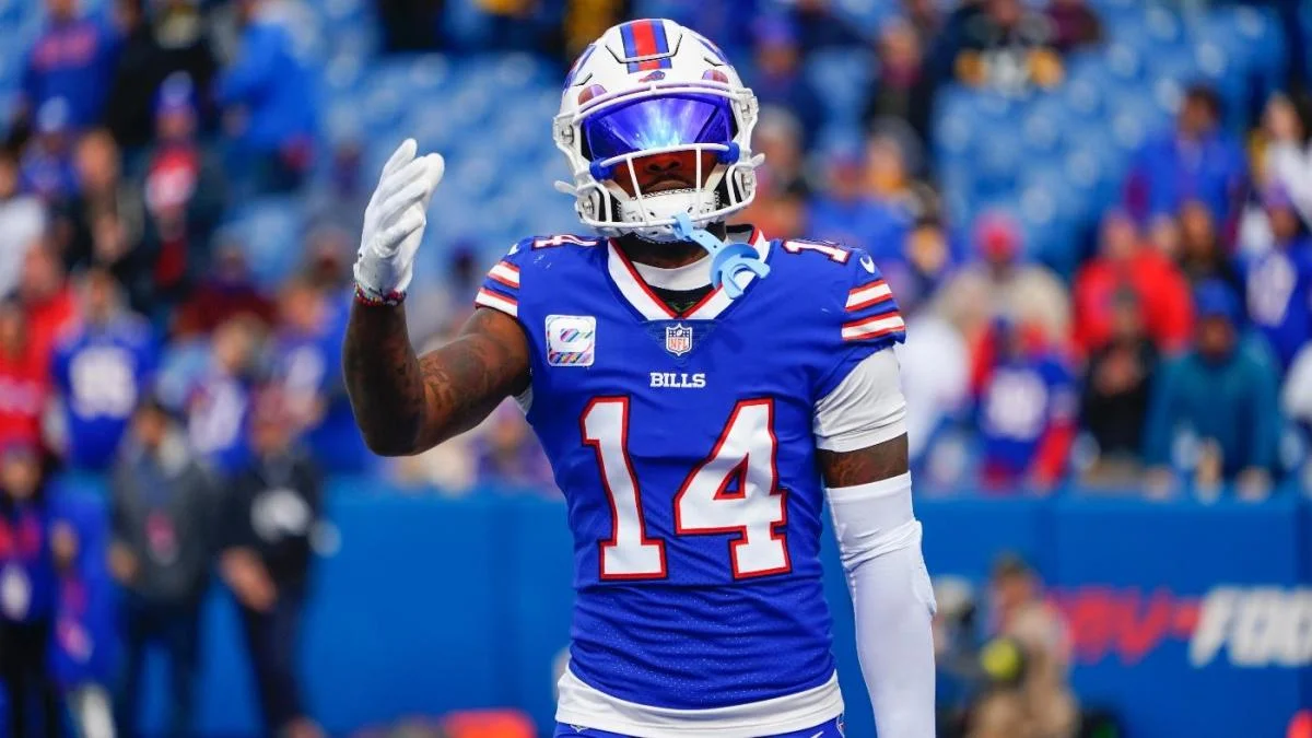 Buffalo Bills' Bold Move Stefon Diggs Trades Blue for Houston Red, Shakes Up AFC East.