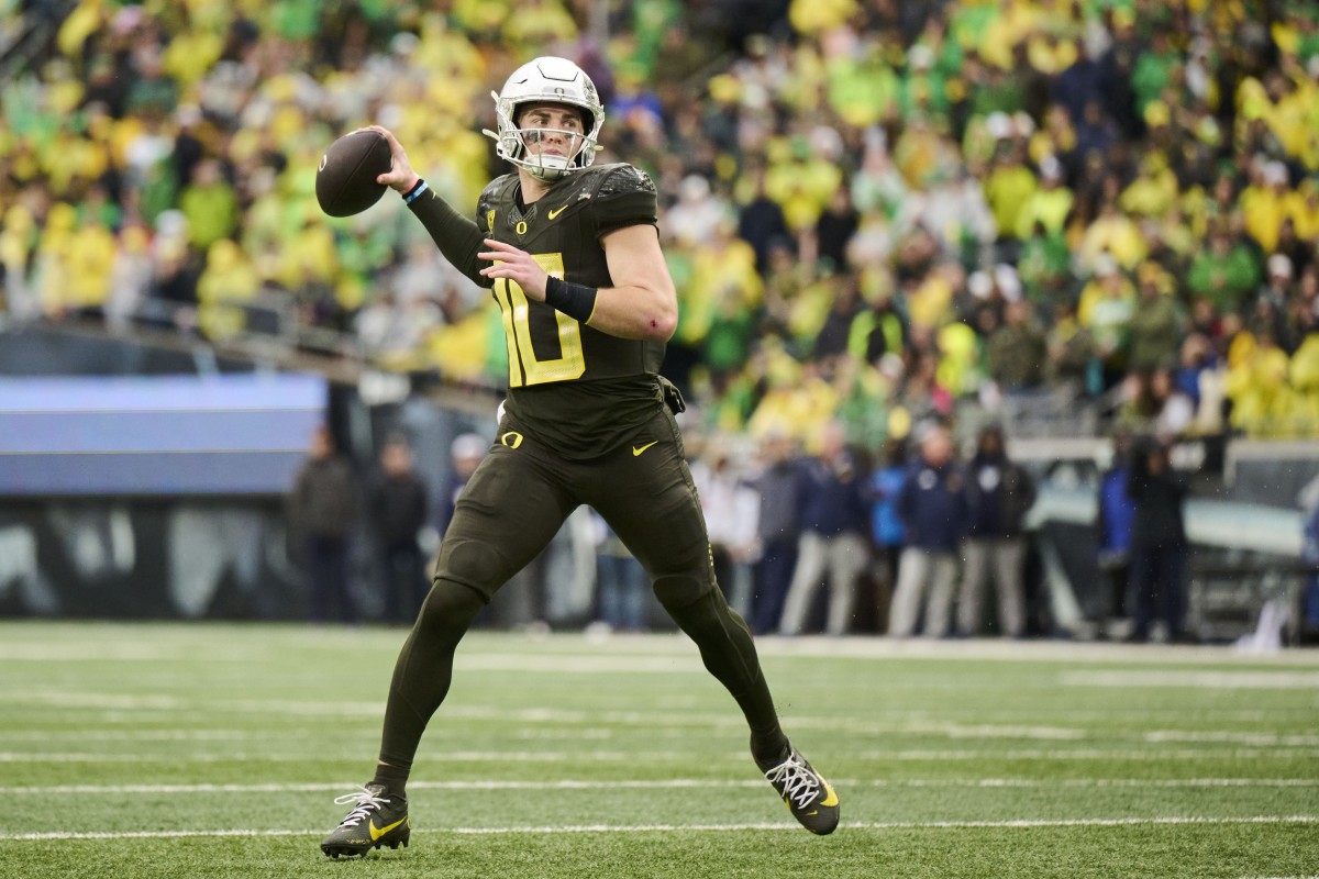 Rising Star Bo Nix Sets His Sights on Joining the Denver Broncos in Upcoming NFL Draft---