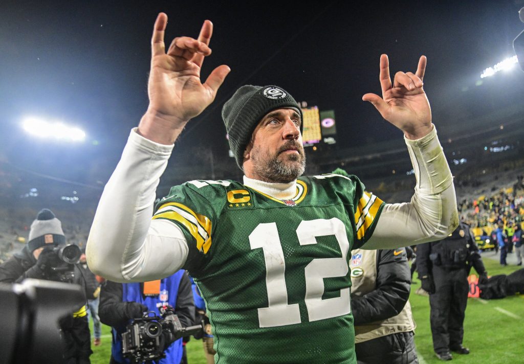 NFL News: Aaron Rodgers Addresses Controversial Comments, Emphasizes Team Unity and Focus Amid Distraction Concerns