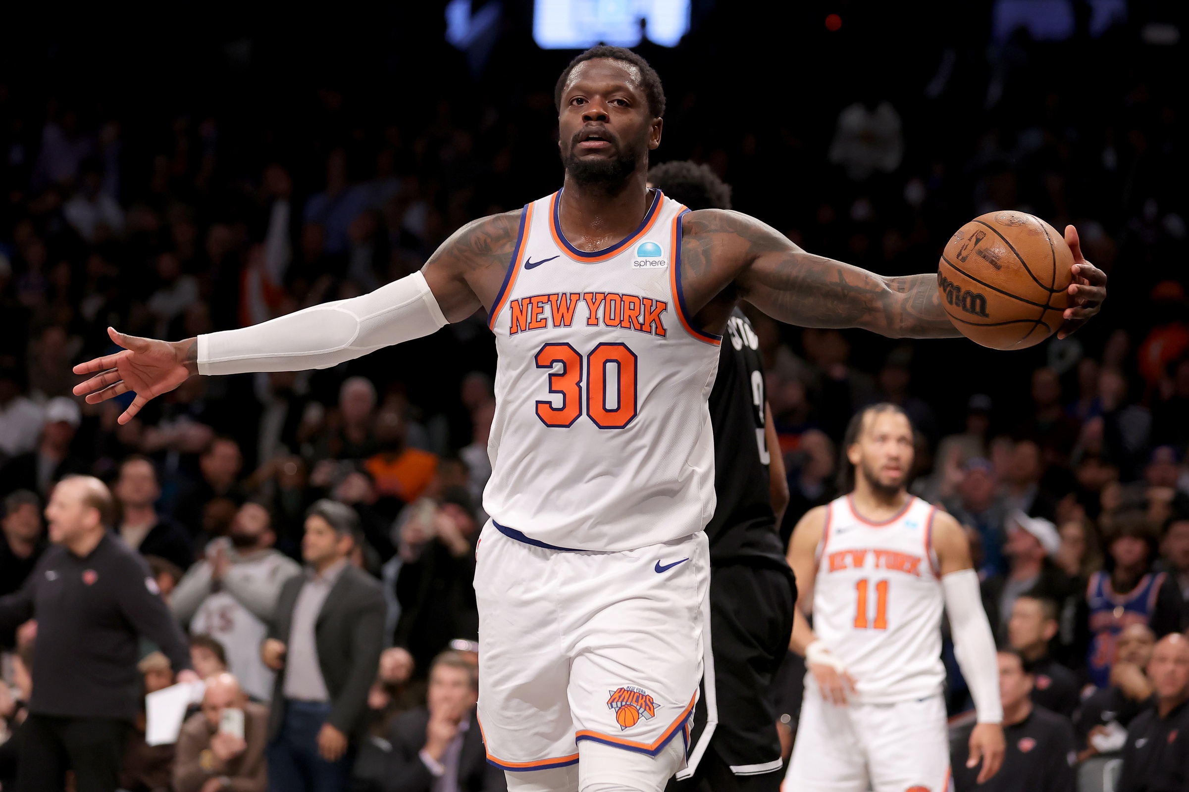 Analyzing the Knicks' Offseason Strategy Julius Randle's Future in the Balance