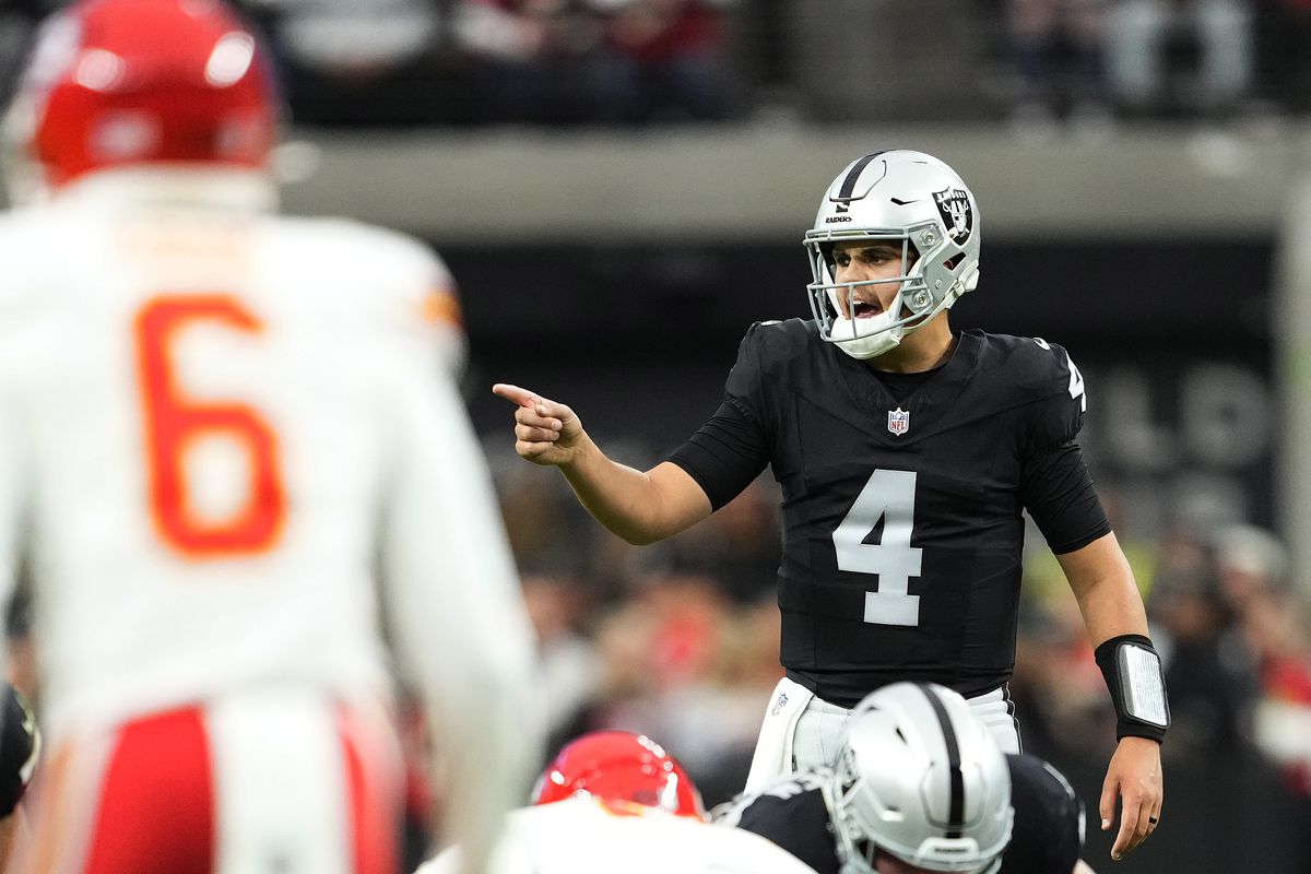 Antonio Pierce Signals Which QB Will Lead the Raiders Gardner Minshew vs. Aidan O’Connell