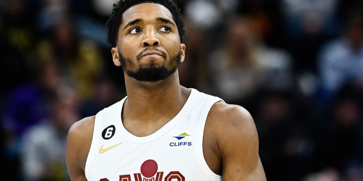 Cleveland Cavaliers' Donovan Mitchell Attracts Interest from Brooklyn Nets and New York Knicks as Trade Rumors Intensify