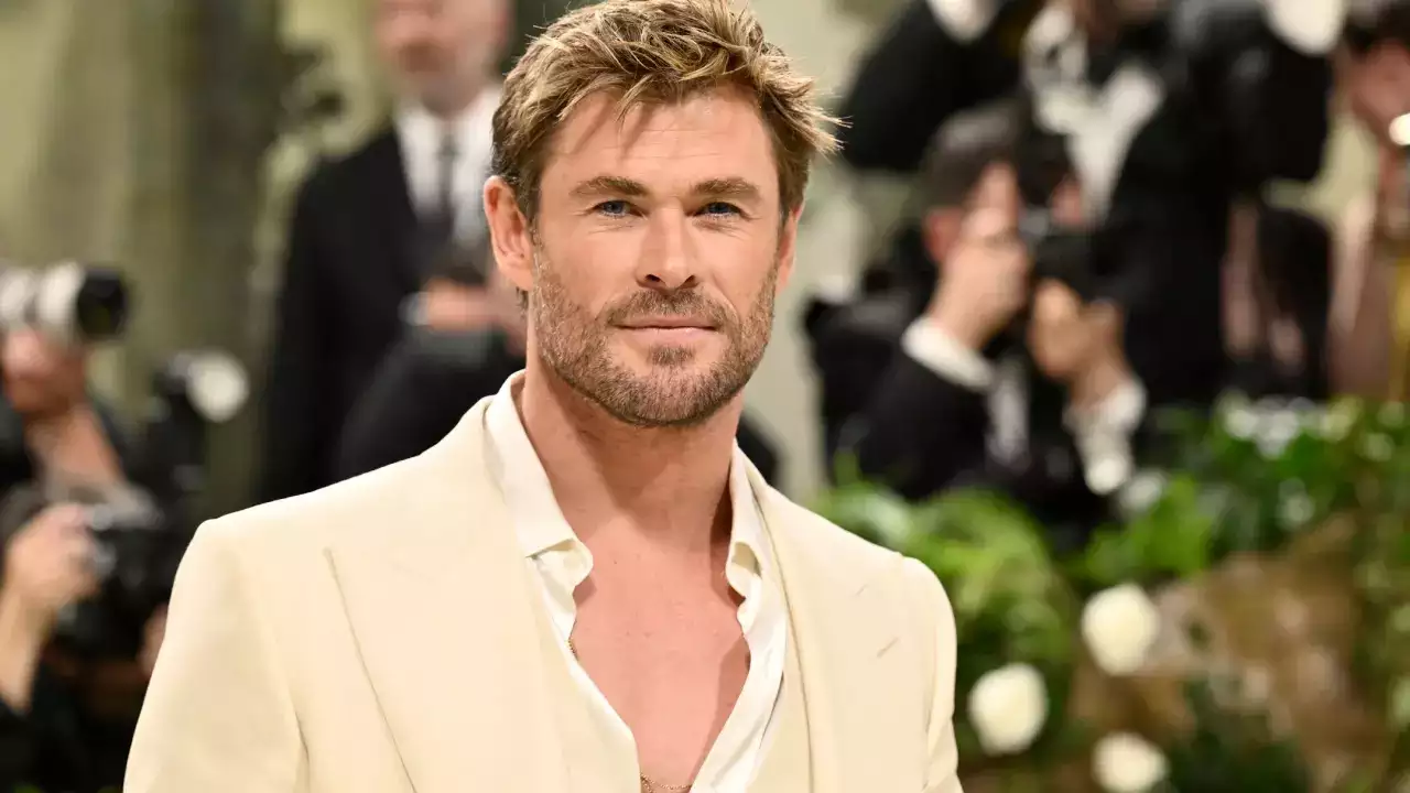 Chris Hemsworth Slams Hypocritical Marvel Actors, 
