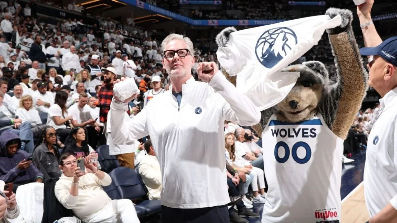 Craig Kilborn, The Unofficial Ambassador of Minnesota Timberwolves Spirit