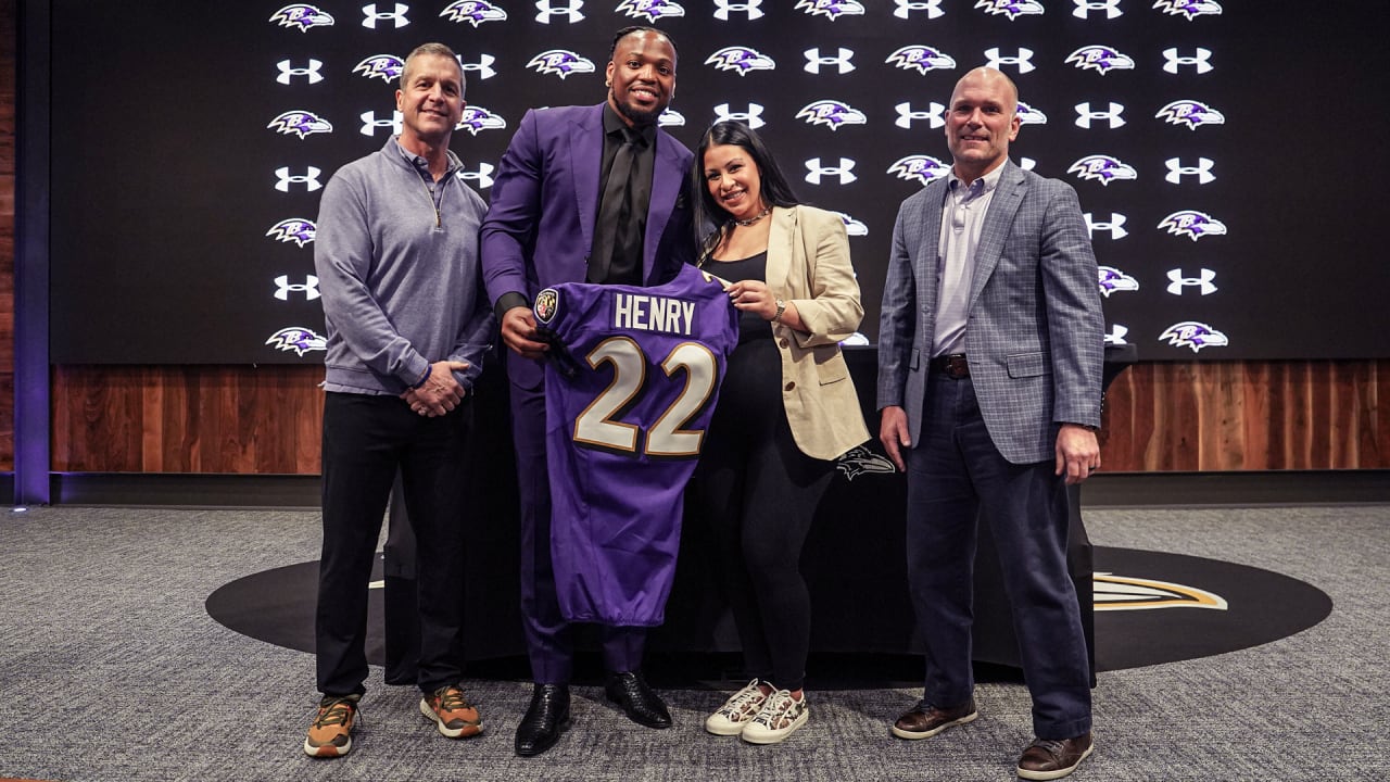 NFL News: How Will Derrick Henry’s Addition Affect The Dynamics of The Baltimore Ravens’ Rushing Offense?