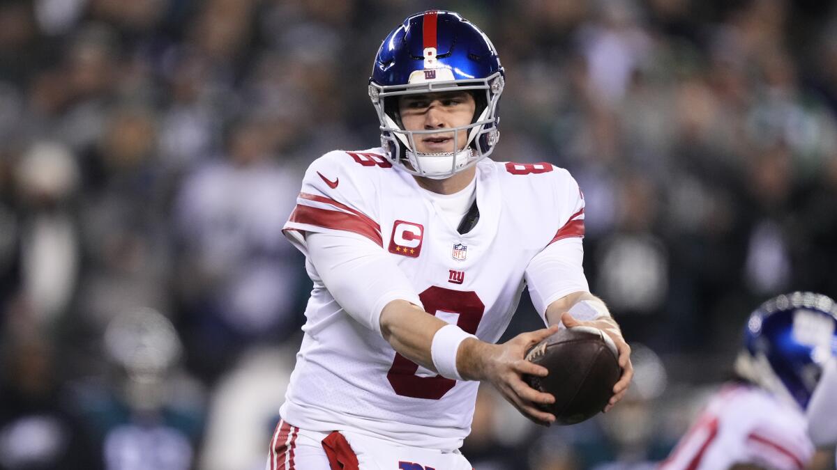 Giants' Daniel Jones Faces Tough Road Ahead Can the New QB and His New Receiver Turn the Tide--