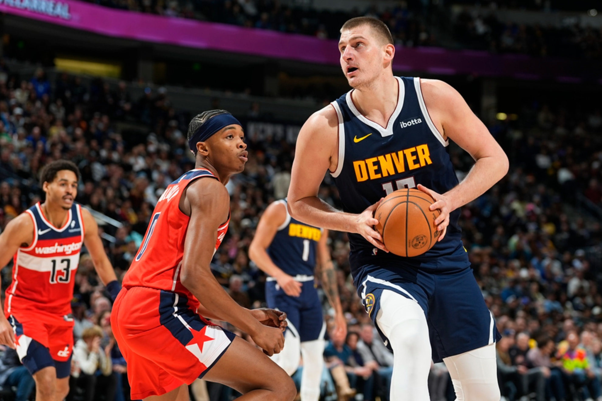 Intense Competition and Impressive Performances: Indiana Pacers and Denver Nuggets Make Waves in NBA Playoffs