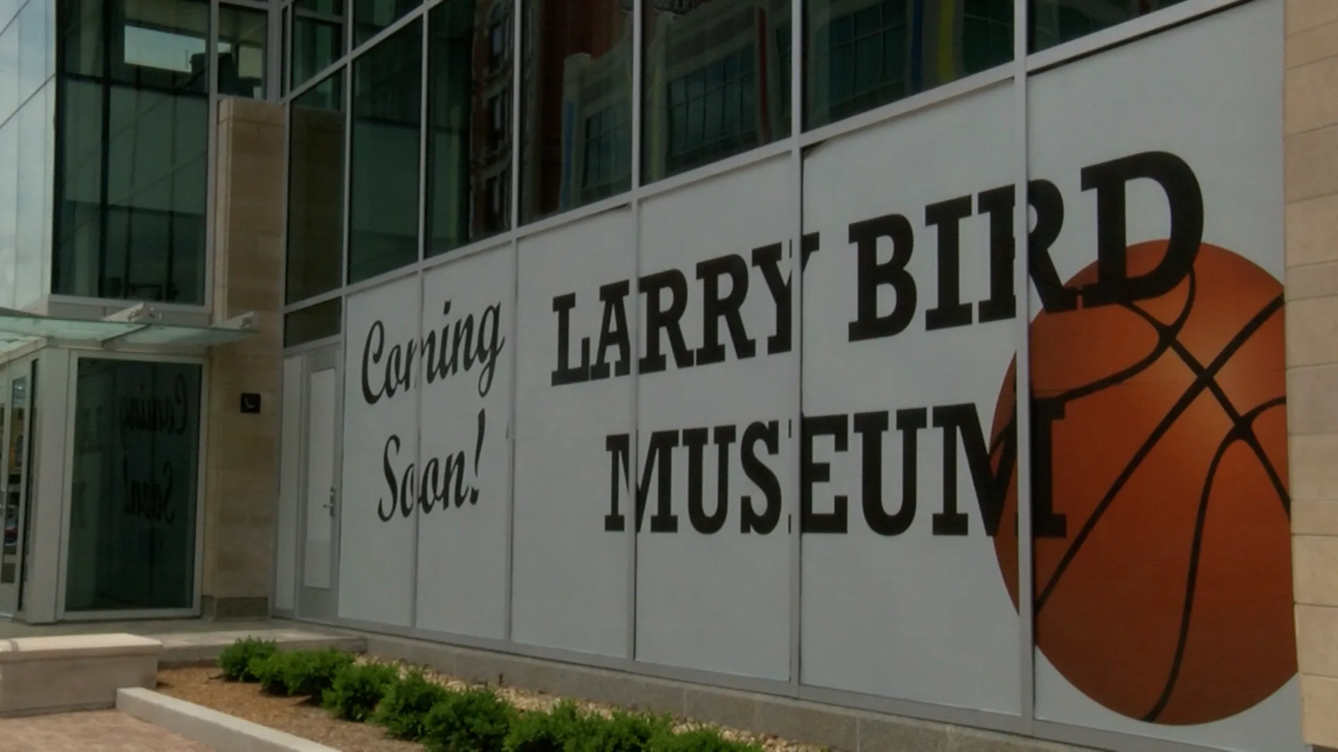 Hoops Hero Homecoming Larry Bird's New Museum in Terre Haute Celebrates a Basketball Legend's Journey----