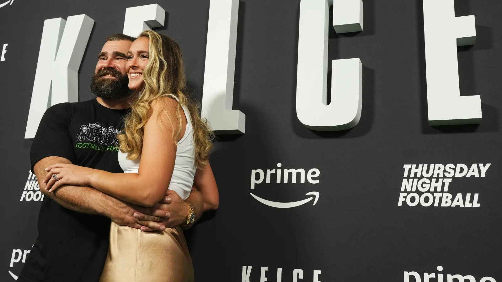 Jason Kelce’s Former Teammate Defends Kylie Kelce After Viral Argument with Fan