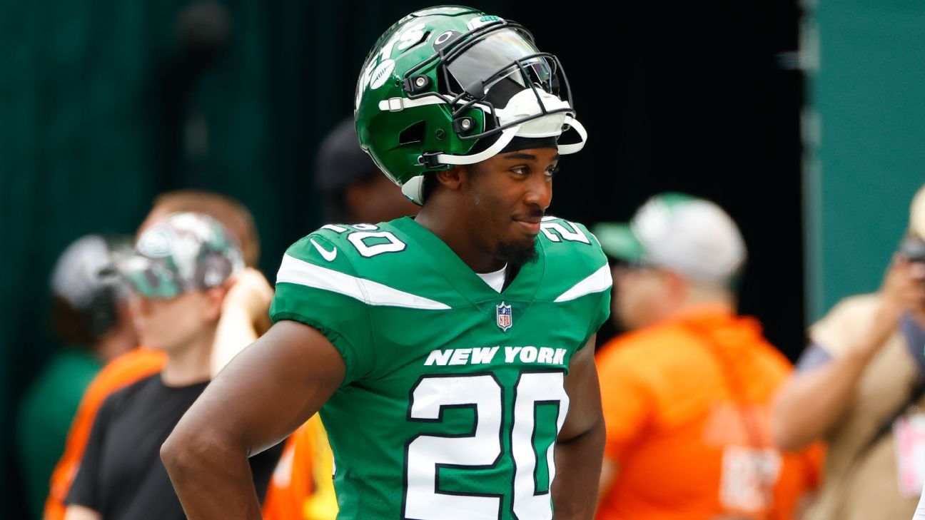 NFL News: New York Jets’ Breece Hall Poised for BREAKOUT Season in 2024, Says ESPN Analyst