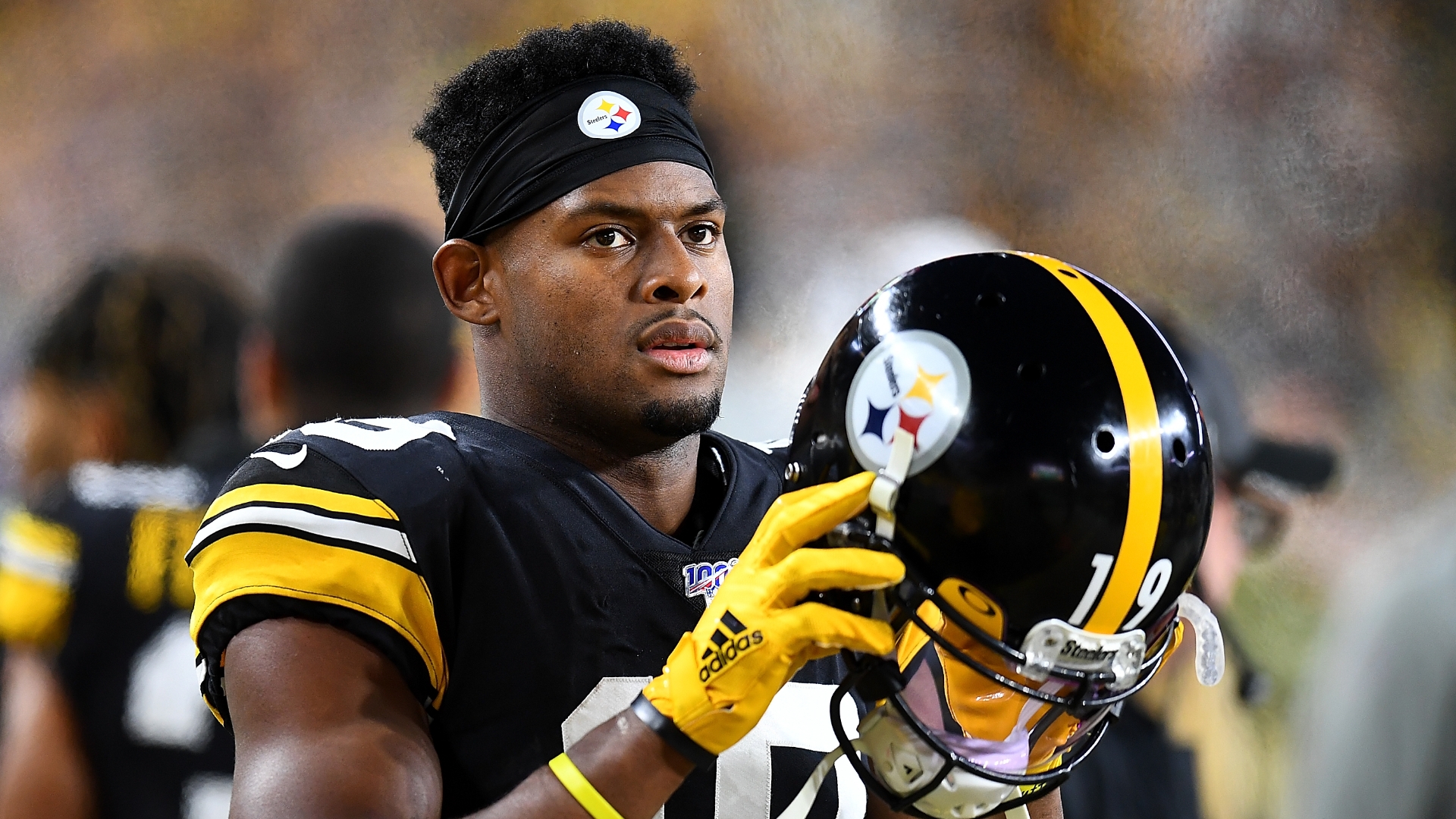 JuJu Smith-Schuster: A Possible Reunion with Steelers to Solve Wide Receiver Dilemma