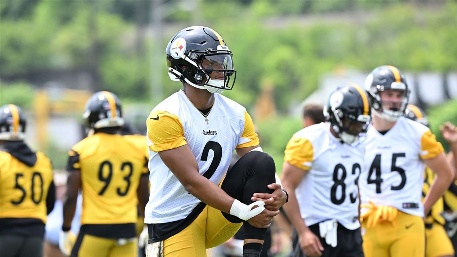 NFL News: Justin Fields Outshines Russell Wilson In Pittsburgh Steelers Quarterback Battle During Offseason Showdown