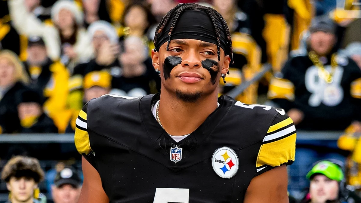 Justin Fields Challenges Russell Wilson for Steelers' Top Quarterback Spot-