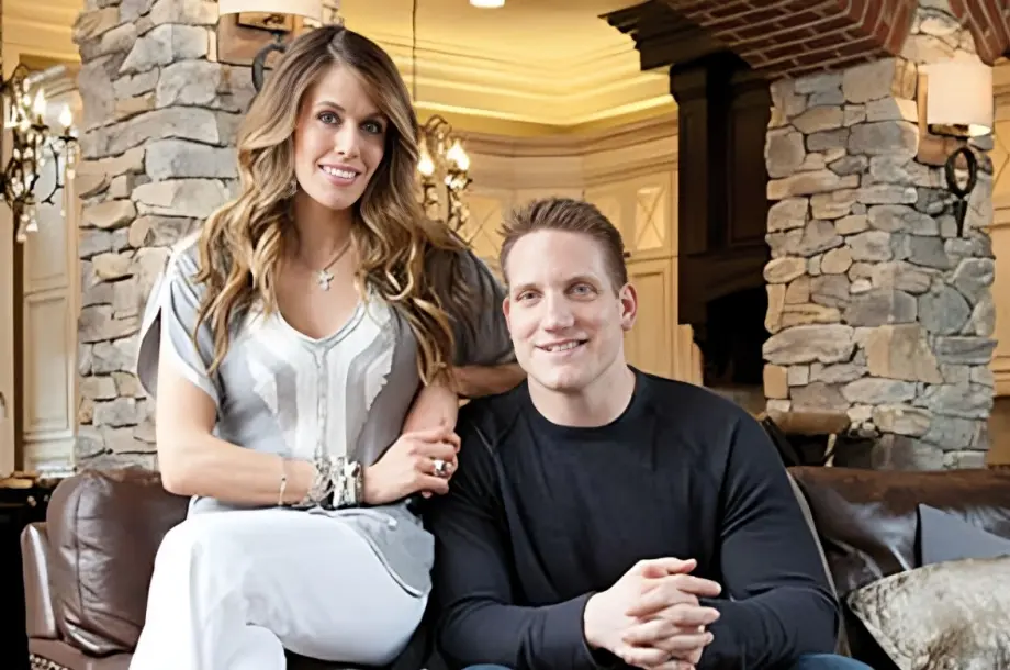 Laura Quinn Hawk, AJ Hawk