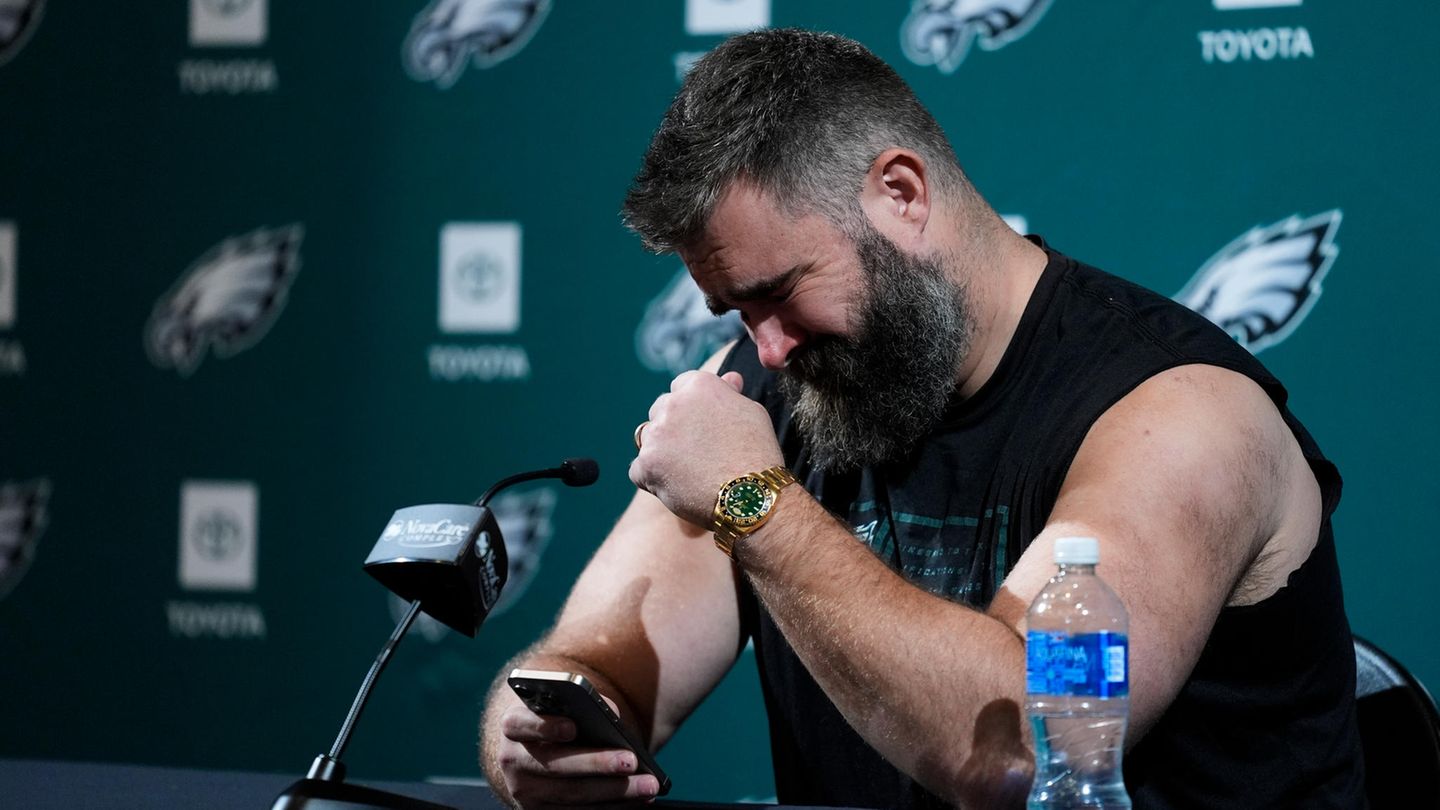 NFL News: Jason Kelce Champions LeBron James’ NFL Potential Amidst NBA-NFL Debate