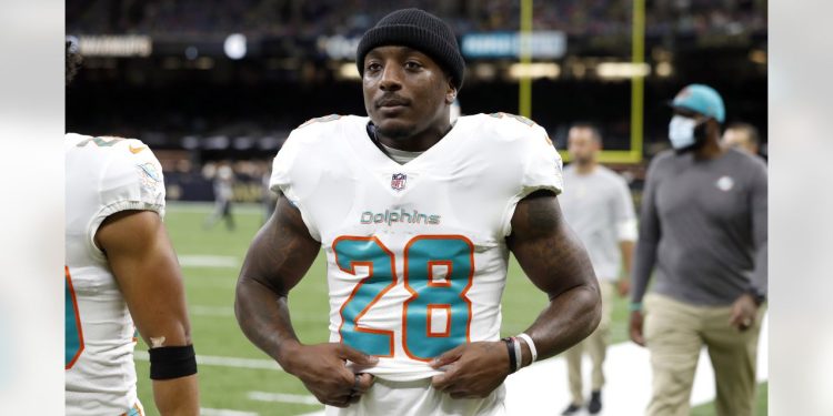 Miami's Record-Setter Duke Johnson Retires: His Inspiring NFL Journey from College to Pro