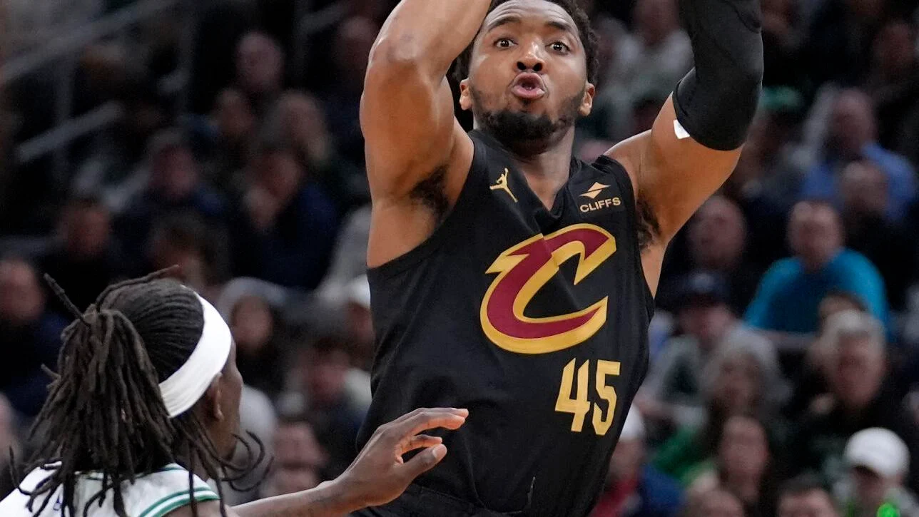 Donovan Mitchell’s Exceptional Performance Leads the Cleveland Cavaliers to a Tie Against the Boston Celtics