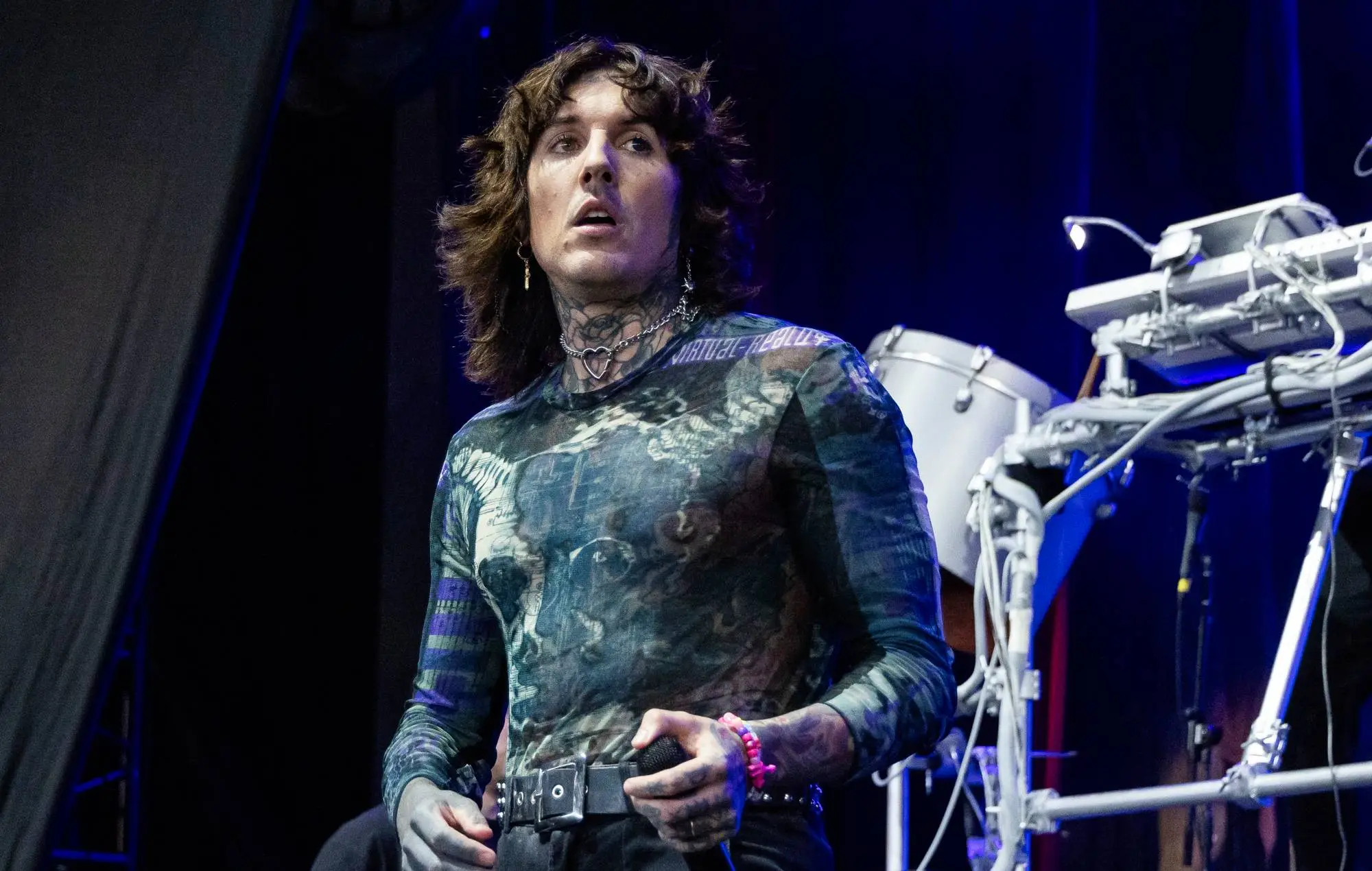 Oli Sykes, singer