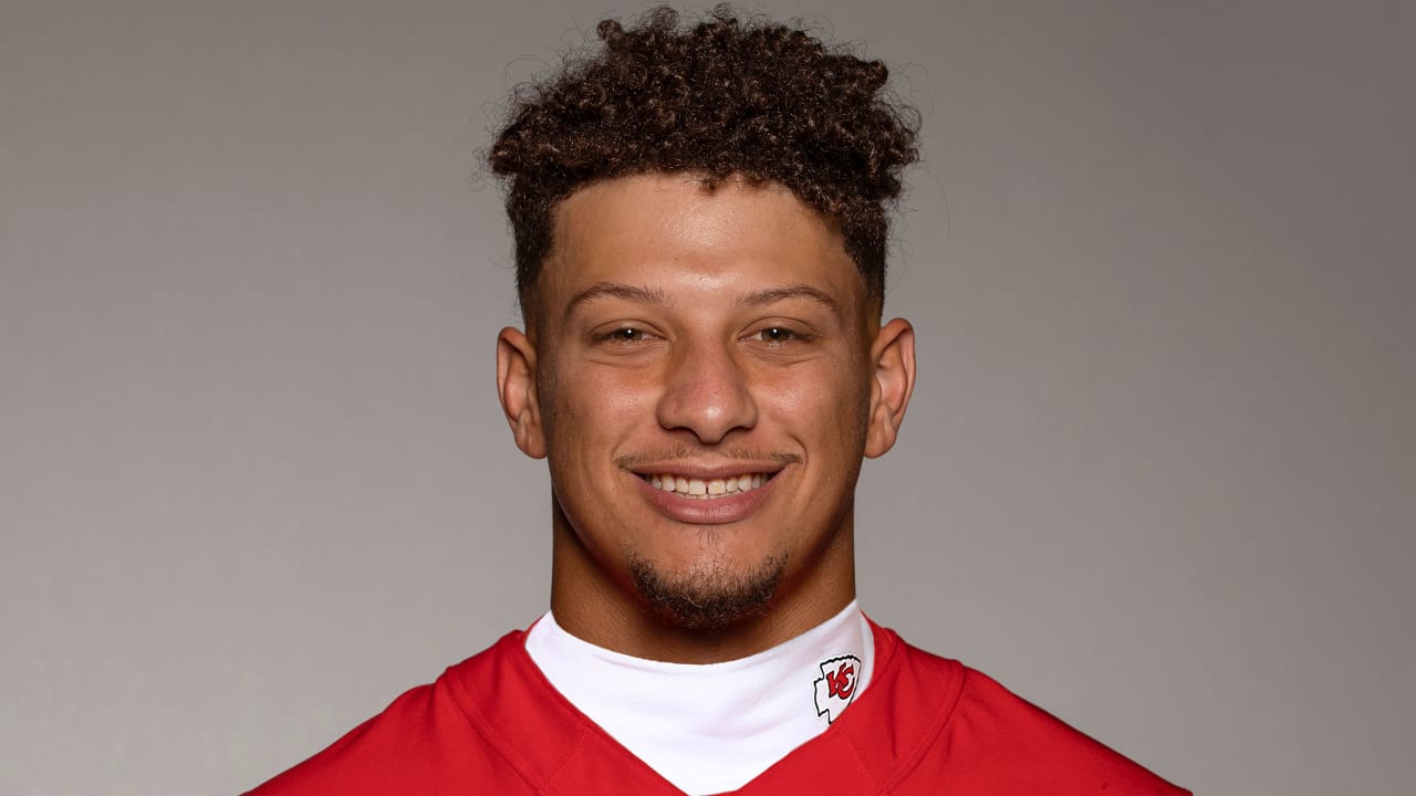 NFL News: Patrick Mahomes Redefines NFL Greatness, Outshining Tom Brady with Record-Breaking Stats