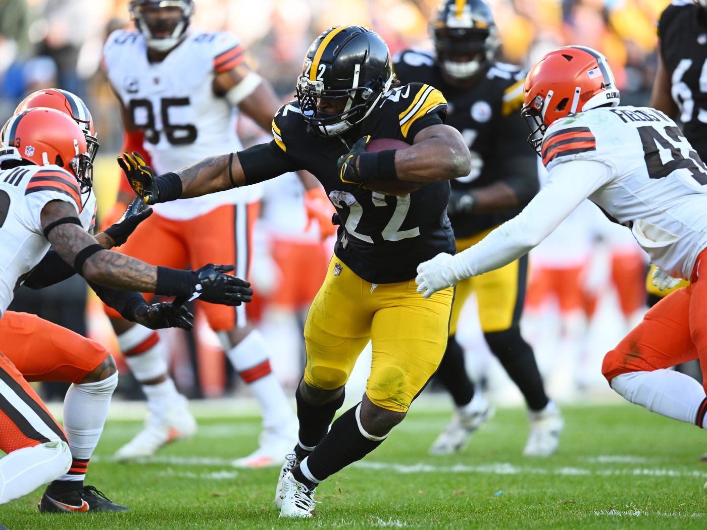 Pittsburgh Steelers Eye Strategic Wide Receiver Acquisitions: The Quest for Enhanced Offense