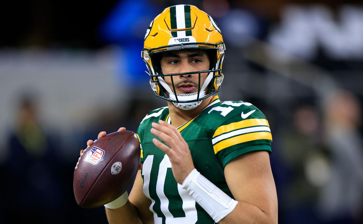 QB Jordan Love May Not Play the 2024 Season with the Packers