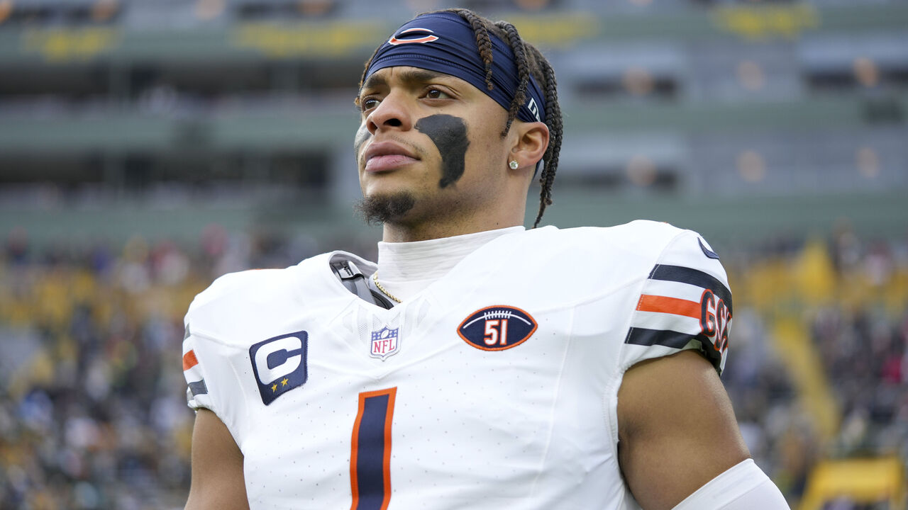 NFL News: Justin Fields Sight on the Starting Spot Against Russell Wilson in Pittsburgh Steelers