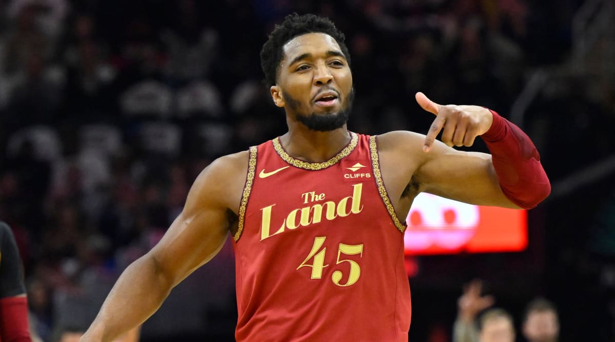 Is the Houston Rockets’ Rumored Interest in Donovan Mitchell a Strategic Gamble or a Winning Move?