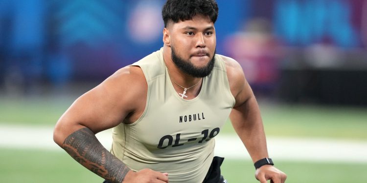 Rookie Alert: How Troy Fautanu’s Mentorship with Isaac Seumalo Could Shape His NFL Future