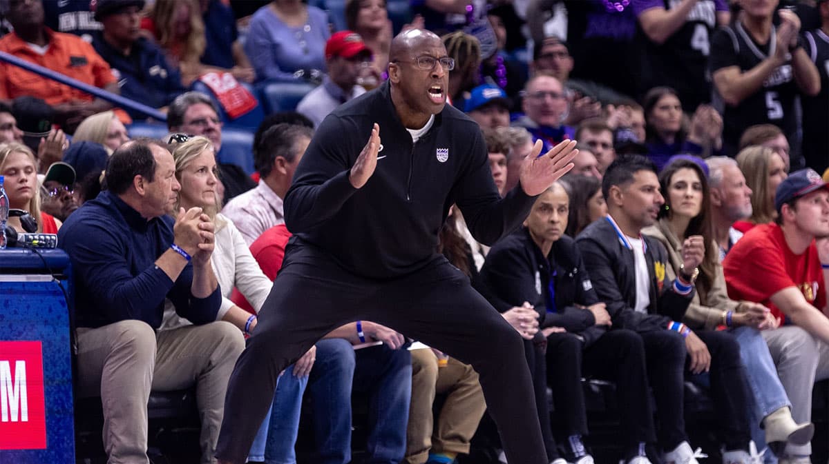 Sacramento Kings Pause Contract Extension Talks with Mike Brown