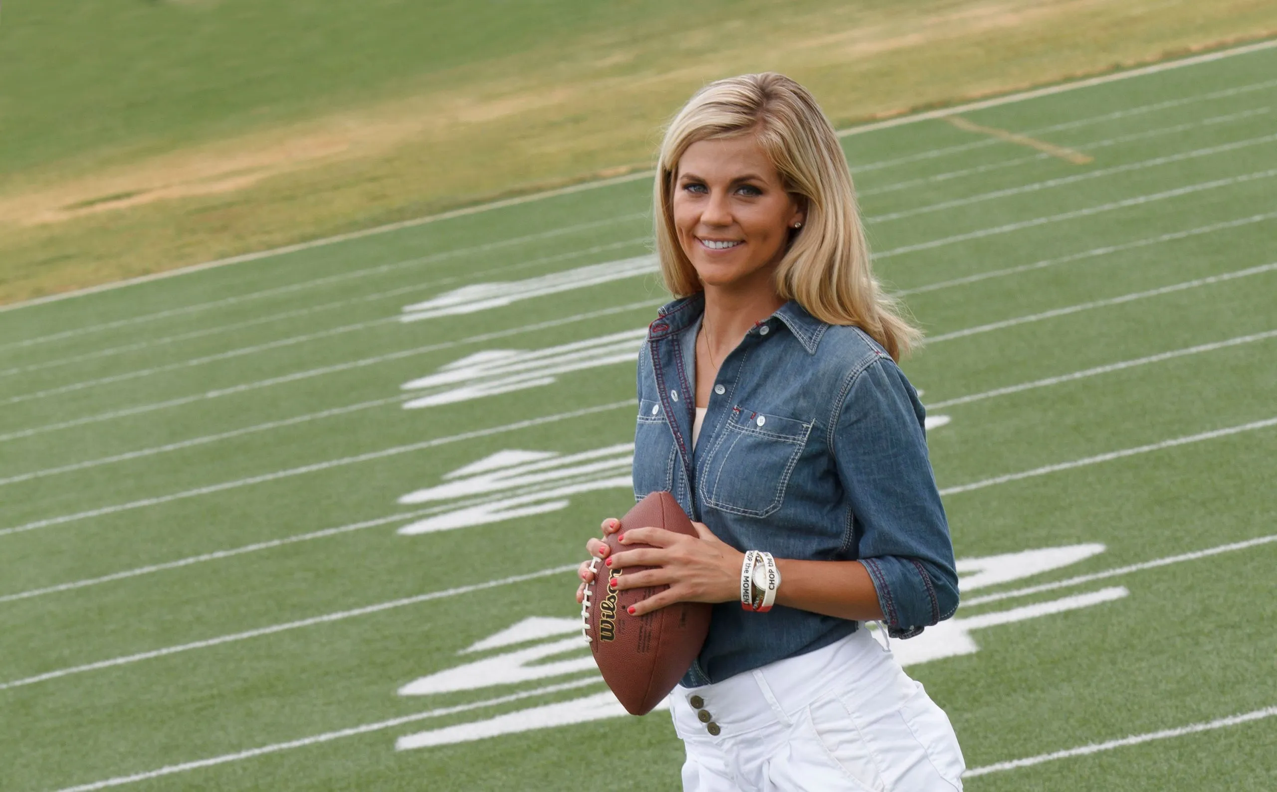 Samantha Ponder’s Biography: Age, Height, Career, Husband, Kids, Net Worth