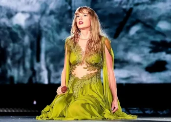 Taylor Swift's Jet Controversy A Call for Eco-conscious Choices by BBC's Chris Packham
