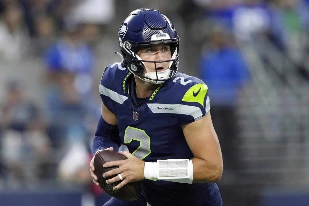 NFL News: New York Giants’ Quarterback Shakeup, Drew Lock’s Role in Jeopardy as Tommy DeVito Surges