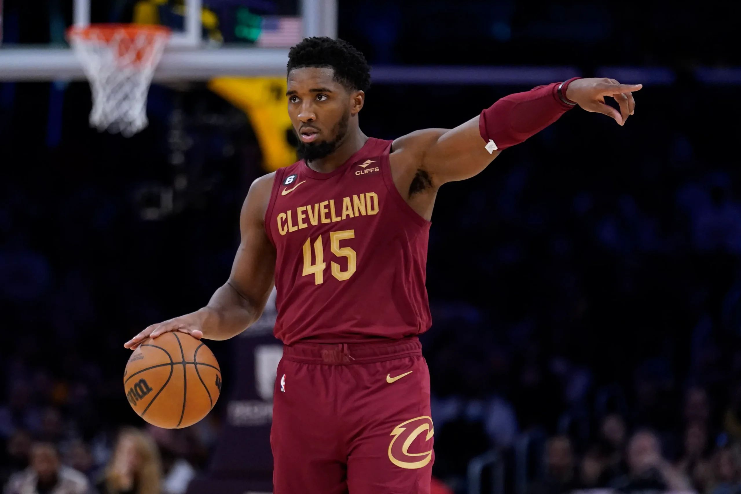 NBA News: Cleveland Cavaliers Eye Blockbuster $37,000,000 Donovan Mitchell Decision and Potential Damian Lillard Trade