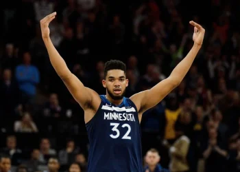 "Wouldn’t Question Them One Bit" Karl-Anthony Towns Has No Complaints About Getting Benched During Dallas Mavericks Game