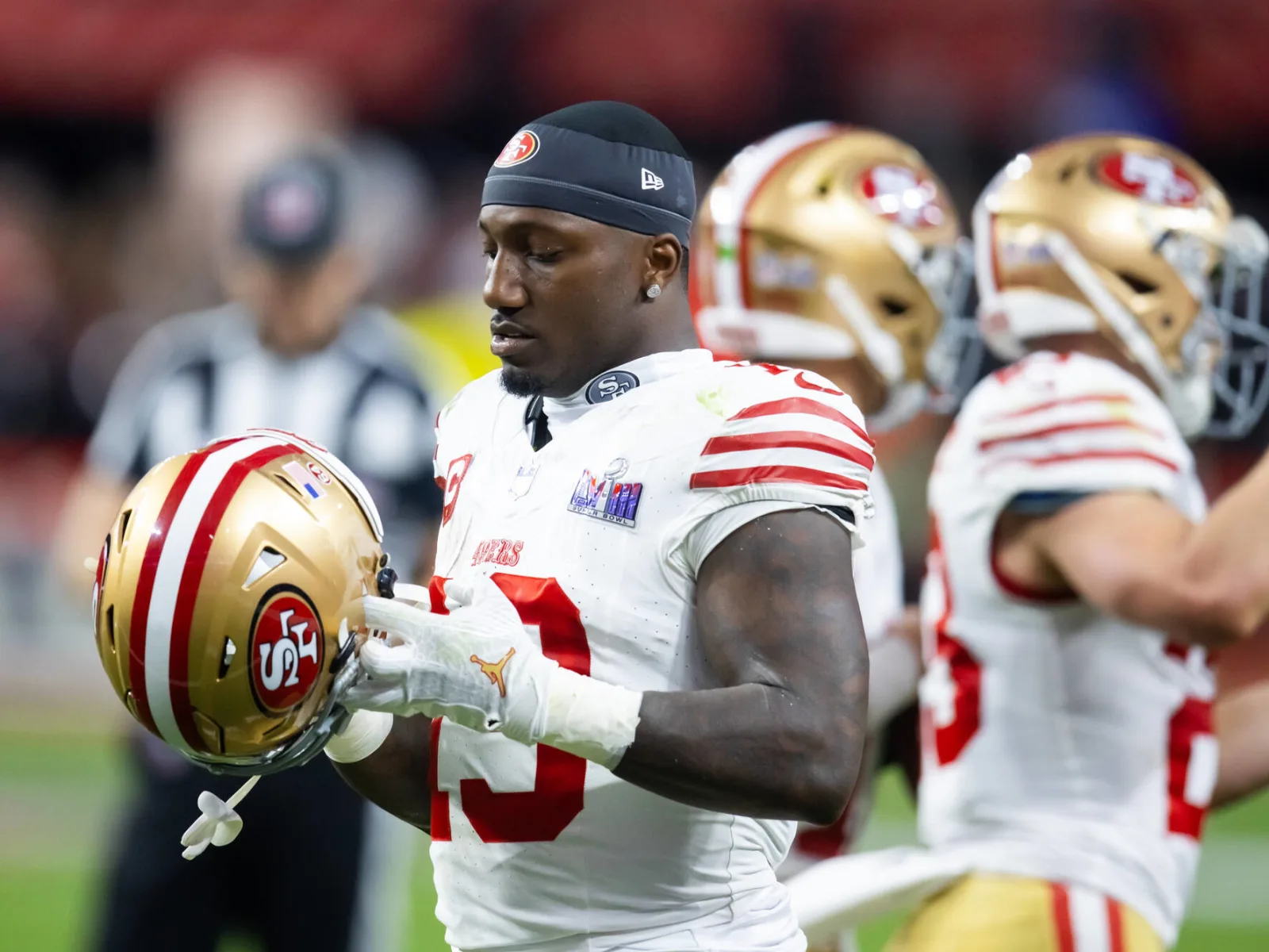 NFL News: San Francisco 49ers’ Deebo Samuel Stays Grounded Amid NFL Trade Rumors and Financial Tensions