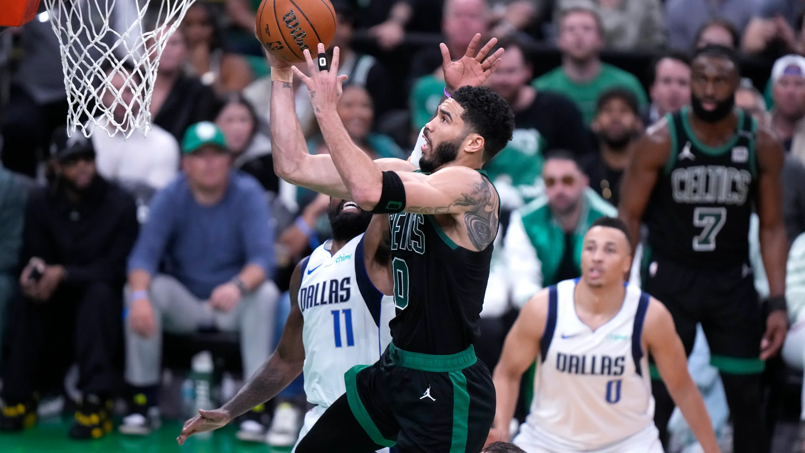 Celtics' Defensive Mastery Over Mavericks in Game 1
